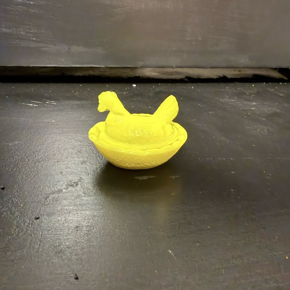 Mini Dandelion Glass Hen on Nest